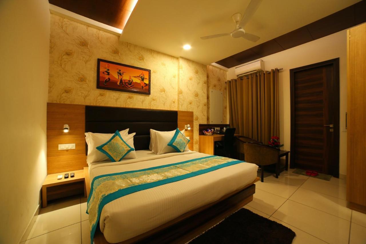 Hotel Grand Regency By Jmd Group Near Delhi Igi Airport Yeni Delhi Dış mekan fotoğraf