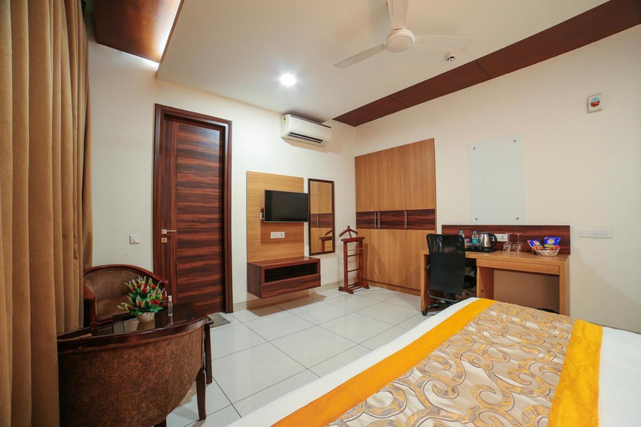 Hotel Grand Regency By Jmd Group Near Delhi Igi Airport Yeni Delhi Dış mekan fotoğraf