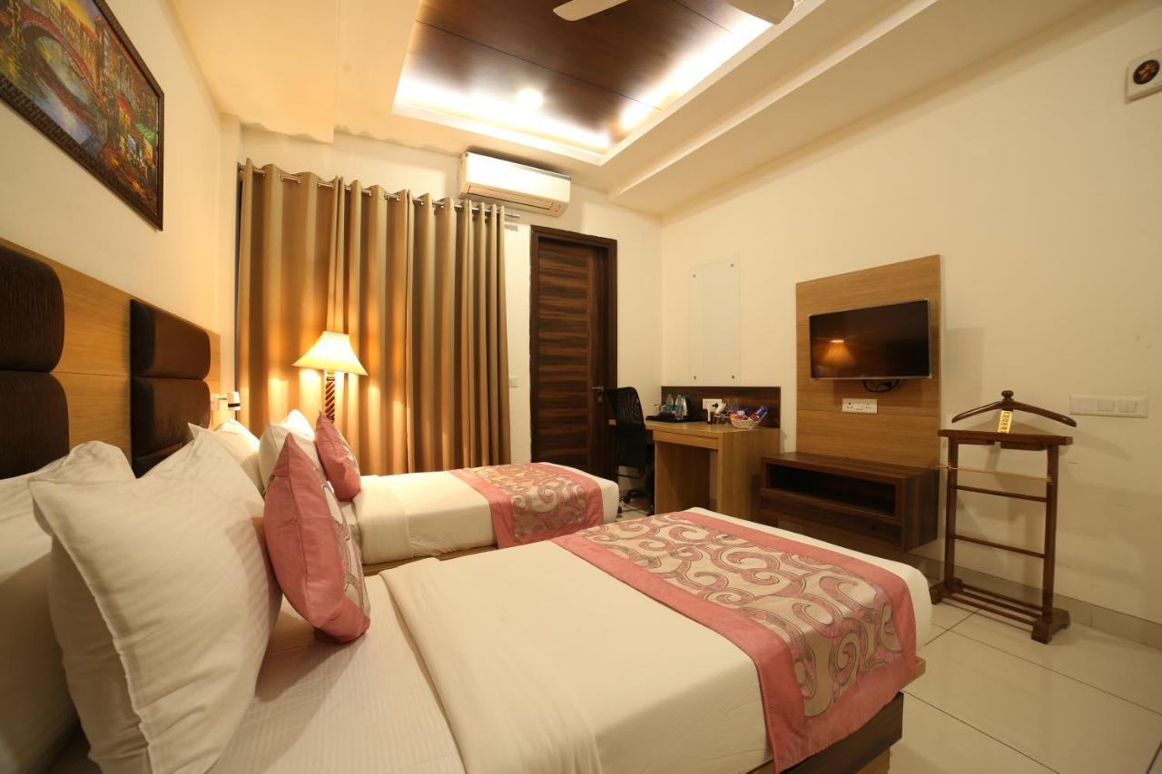 Hotel Grand Regency By Jmd Group Near Delhi Igi Airport Yeni Delhi Dış mekan fotoğraf