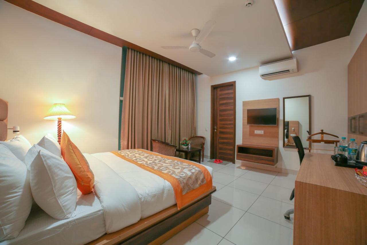 Hotel Grand Regency By Jmd Group Near Delhi Igi Airport Yeni Delhi Dış mekan fotoğraf